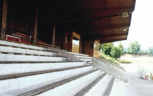 Stadion am Schüsselhauser Kreuz - Blick über die Tribüne