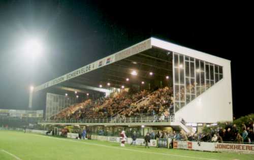 Stadion Schiervelde - Trib&uuml;ne besetzt